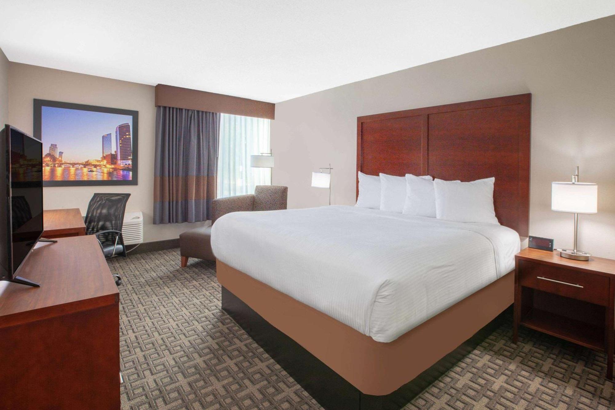 Hotel Baymont By Wyndham Grand Rapids Near Downtown Wyoming Exterior foto