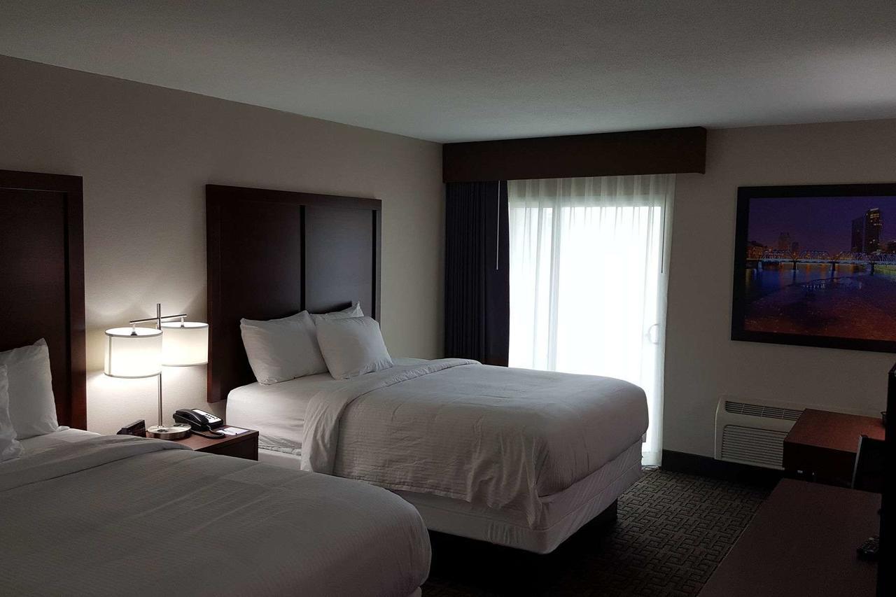 Hotel Baymont By Wyndham Grand Rapids Near Downtown Wyoming Exterior foto