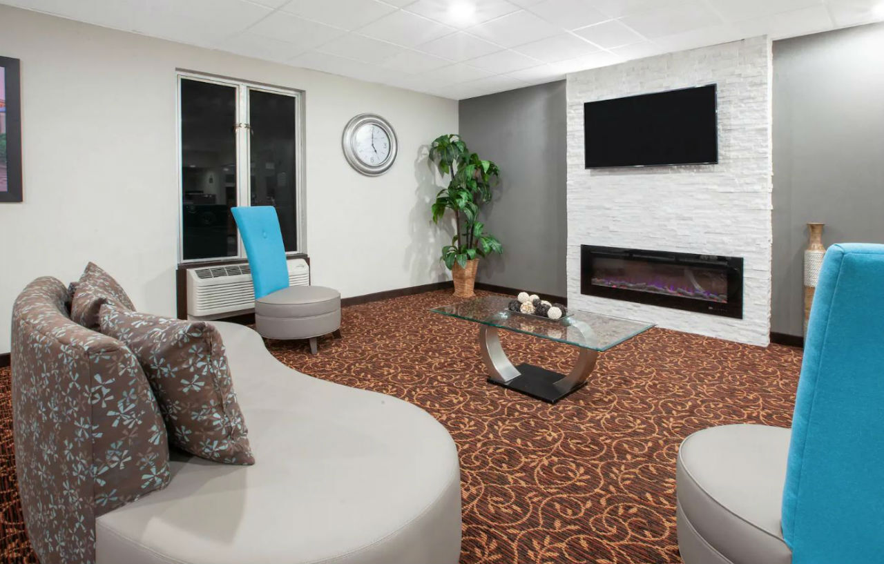 Hotel Baymont By Wyndham Grand Rapids Near Downtown Wyoming Exterior foto