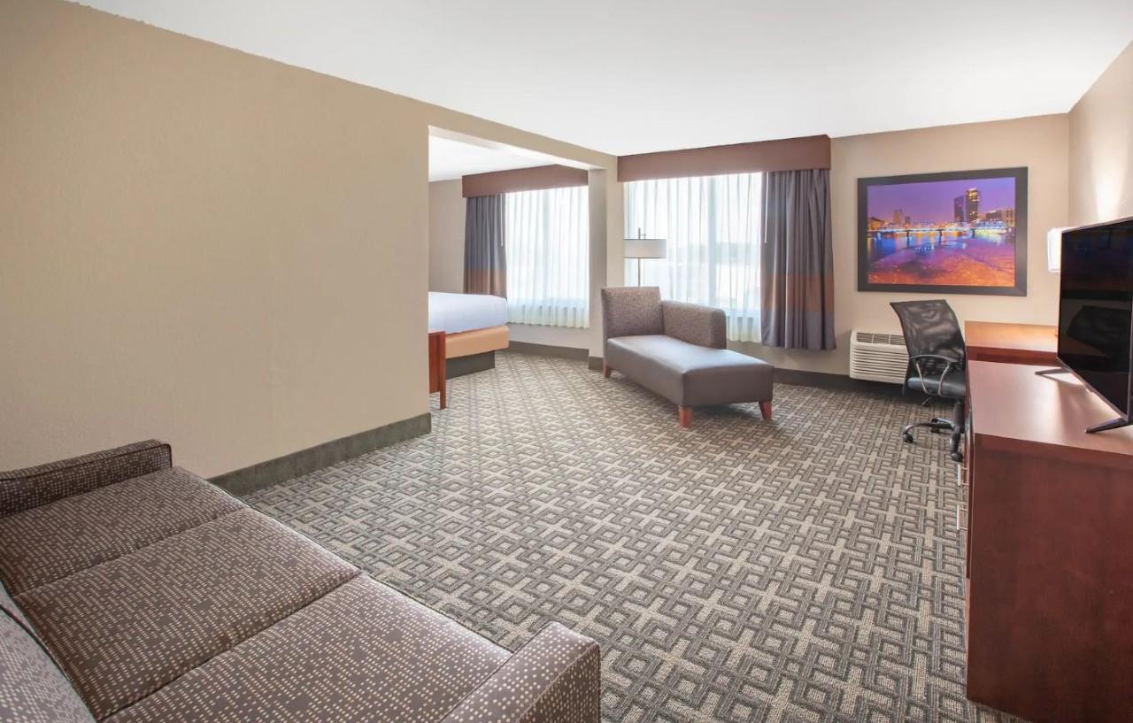 Hotel Baymont By Wyndham Grand Rapids Near Downtown Wyoming Exterior foto
